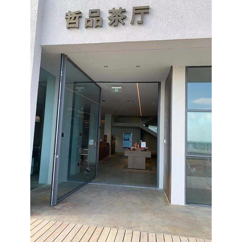 Can a heavy-duty offset door achieve smooth and silent operation while supporting extremely wide and heavy doors?